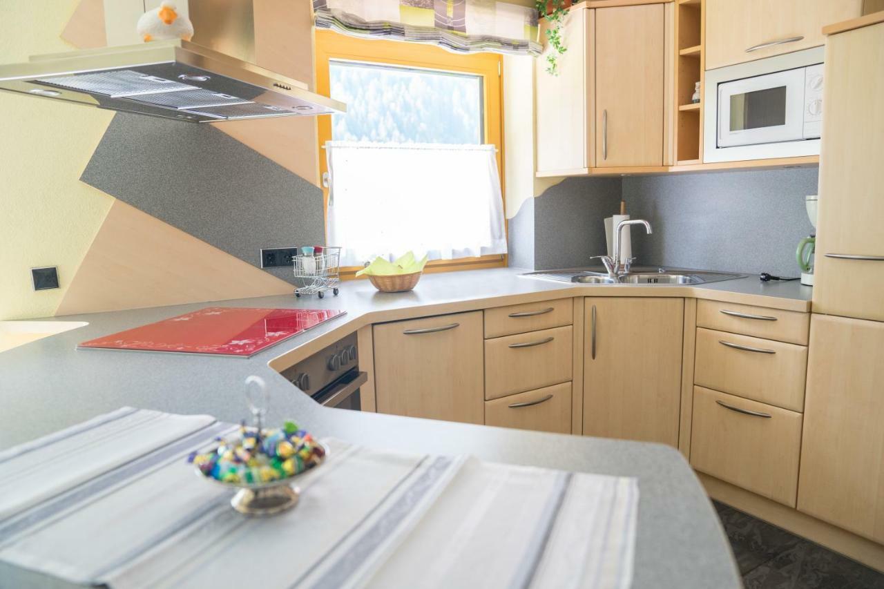 Ferienwohnung Permoser ノイシュティフト・イム・シュトゥーバイタール エクステリア 写真