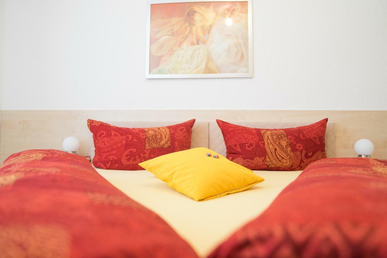 Ferienwohnung Permoser ノイシュティフト・イム・シュトゥーバイタール エクステリア 写真